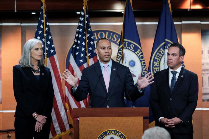 News Wrap: House Democrats elect Rep. Hakeem Jeffries as new leader