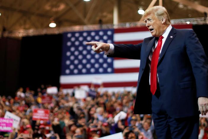 Midterm closing arguments come down to immigration and health care