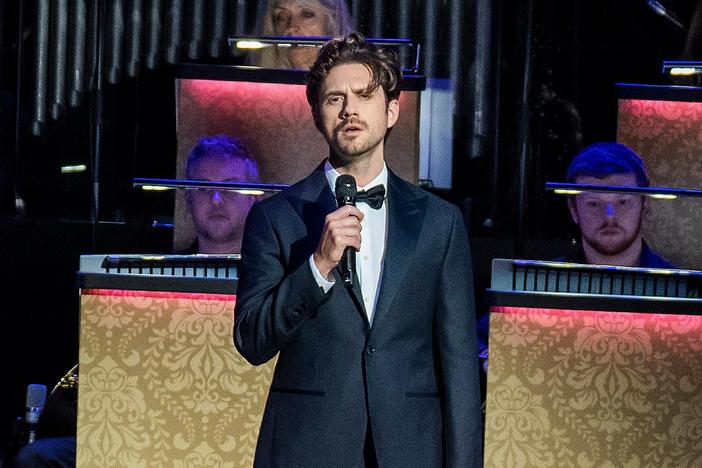 Aaron Tveit performs Rodgers & Hammerstein's "Soliloquy" from "Carousel."