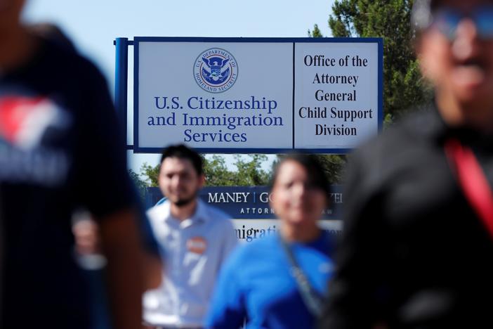 Advocates say government gave no thought to reuniting children separated at the border