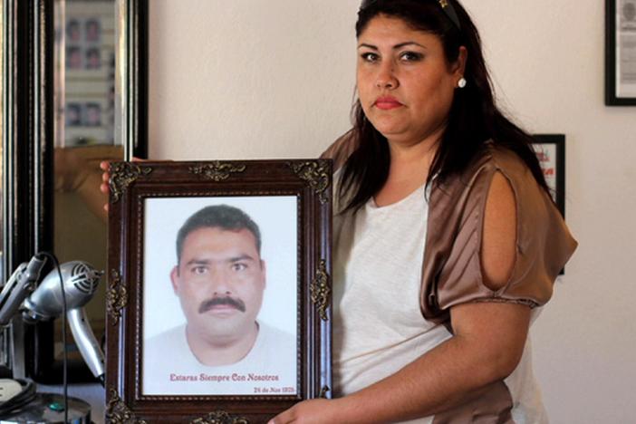 The human remains of desert border crossers are identified with forensics.