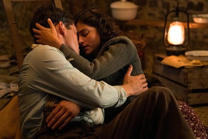 Gregg Sulkin and Eugénie Derouand discuss David and Henriette's whirlwind romance.