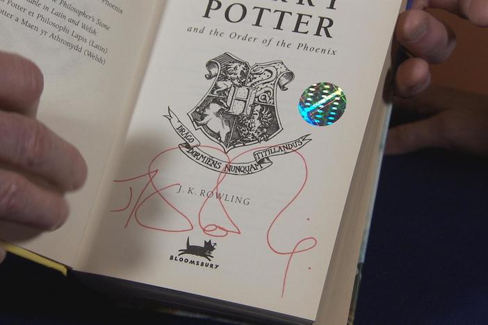 Appraisal: 2006 J.K. Rowling-signed "Harry Potter and the Order of the Phoenix" Book