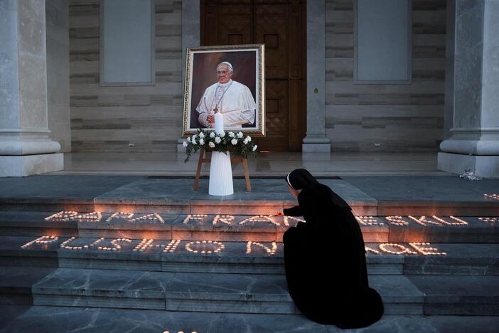 Catholics around the globe mourn the death of Pope Francis