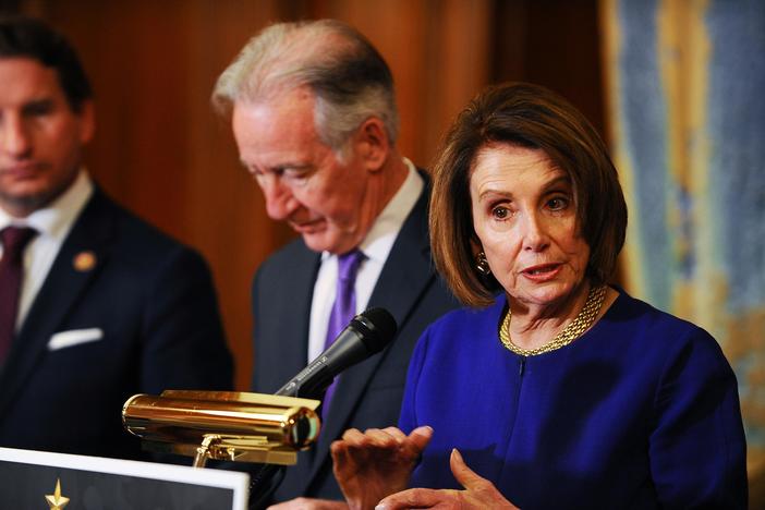 Trump refuses to work with Democrats amid simmering impeachment debate