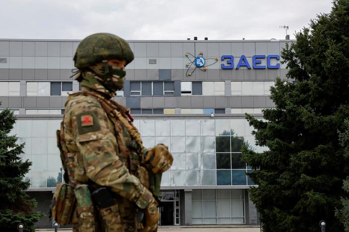 Russian invaders turn area around Ukraine nuclear plant into combat zone