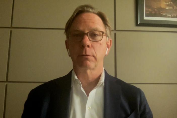 Robert Draper joins the show.
