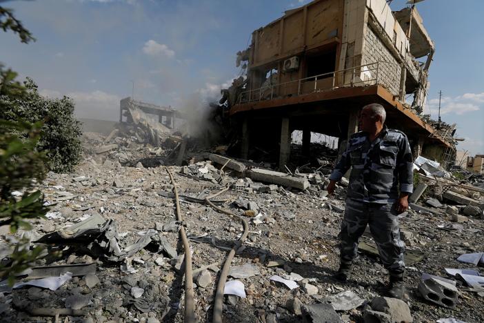 U.S., Russia keep from escalating conflict after Syrian strike