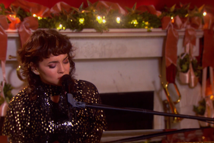 Norah Jones sings "Christmas Calling" at The White House.