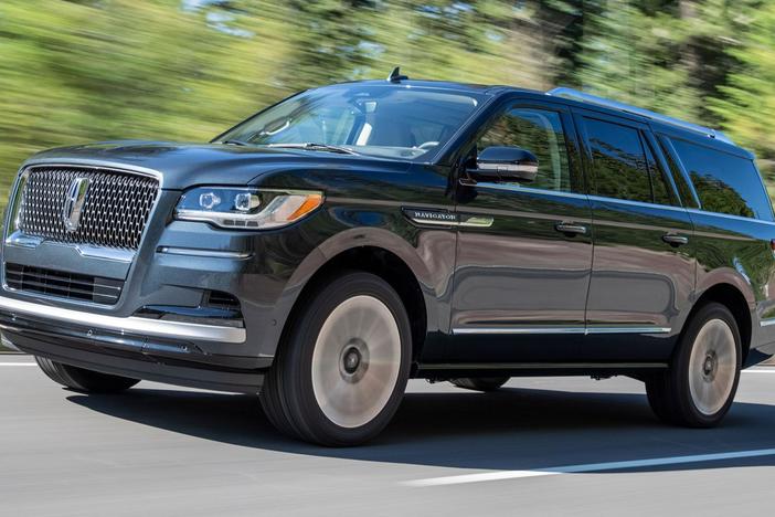2022 Lincoln Navigator & 2022 Mitsubishi Eclipse Cross