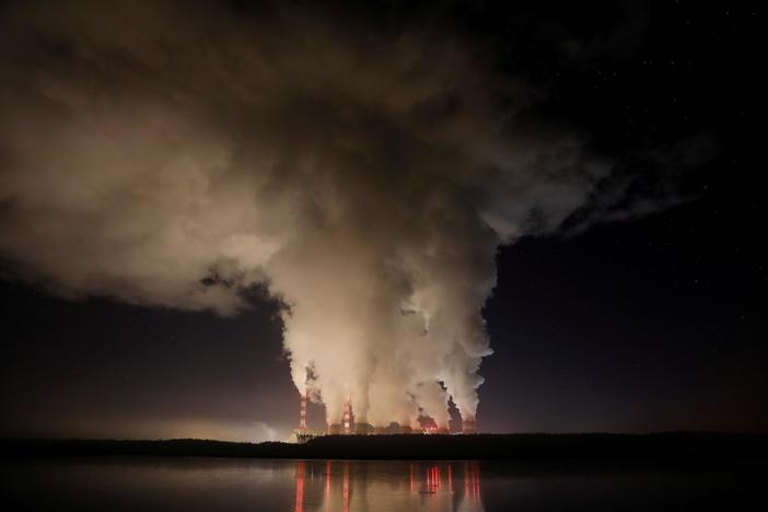 U.N. panel paints grim future for humanity without drastic action to combat climate change