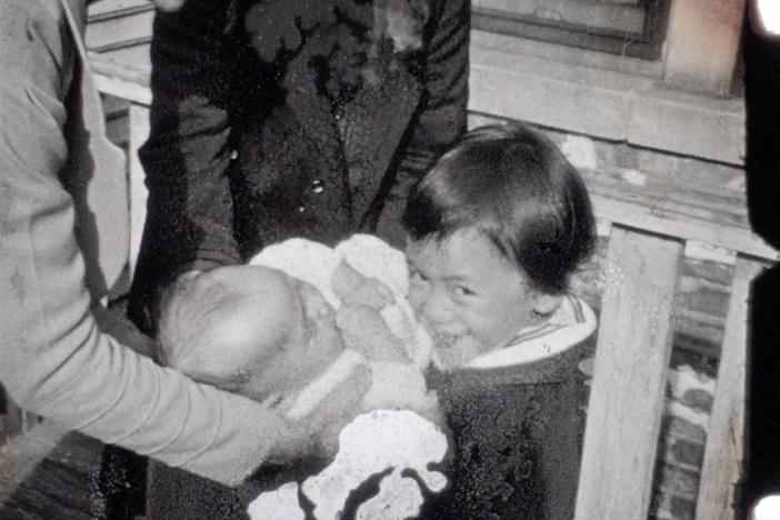 A portrait of a Chinese American family in Depression-era America through home movies.
