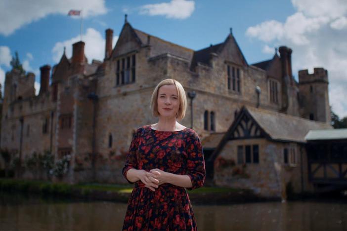 Henry VIII receives a special gift at court from Anne Boleyn: a gold, bejeweled ship.