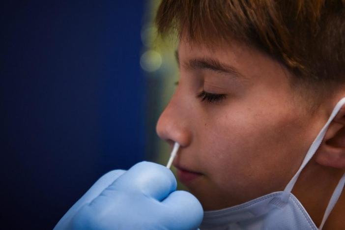 COVID-19 latest: Omicron, herd immunity, vaccine access