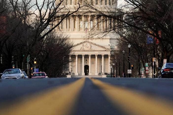 Trump, Congress announce progress toward infrastructure deal, amidst Mueller standoff