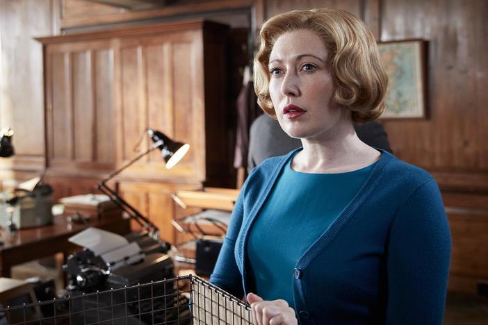 A murder at Esme’s office sends shockwaves through the Keating family. Alphy meets with the bishop.