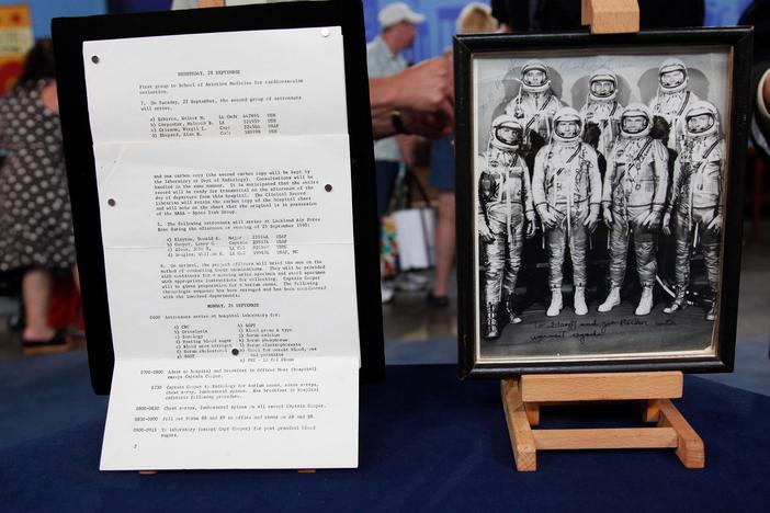 Appraisal: Signed Mercury 7 Photo & Paperwork
