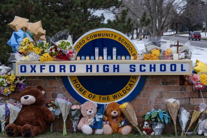 News Wrap: Fourth student dies after Michigan school shooting, suspect charged with murder