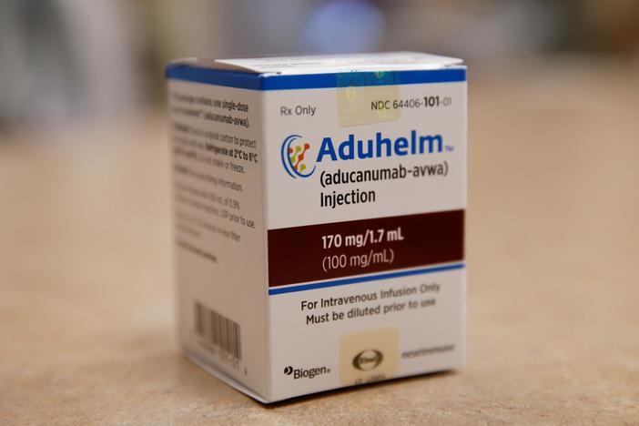 FDA criticized for working too closely with biotech company to approve Alzheimer's drug