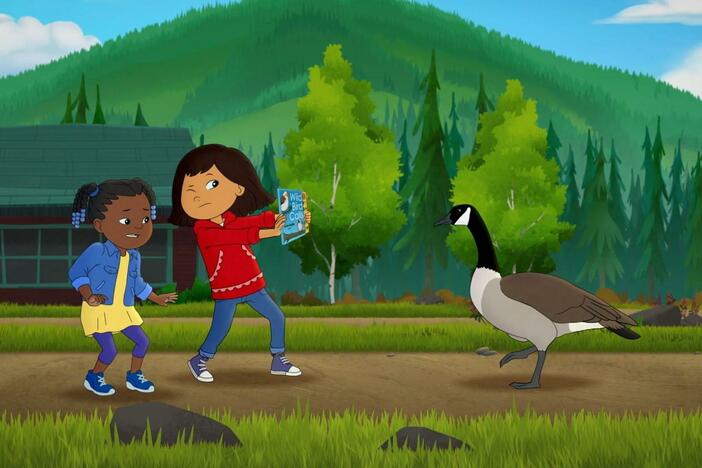 Molly and Trini try to relocate a stubborn goose!/Can Molly replace Mr. Patek's whistle in time?