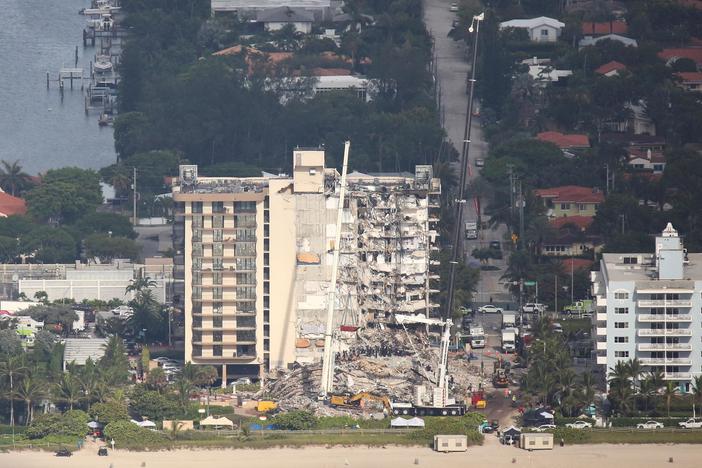 Florida building collapse: death toll rises, search and rescue continues