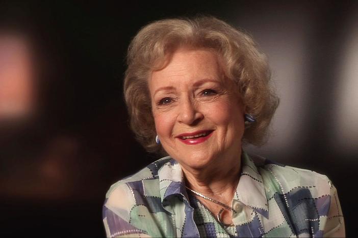 White describes performing live with Del Moore and forgetting her lines.