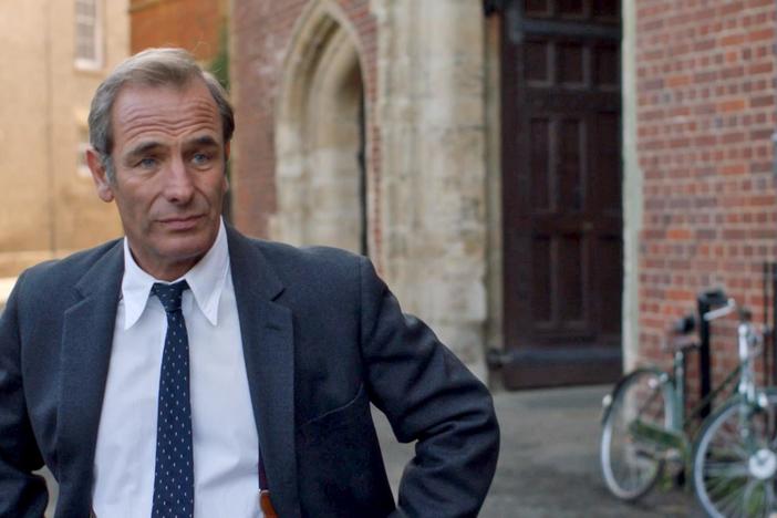 Geordie chases down a suspect with the help of Leonard.