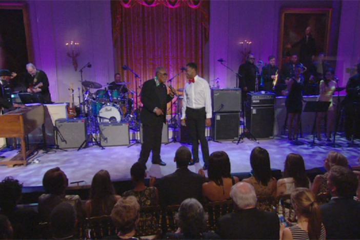 Sam Moore and Joshua Ledet perform, "Soul Man"