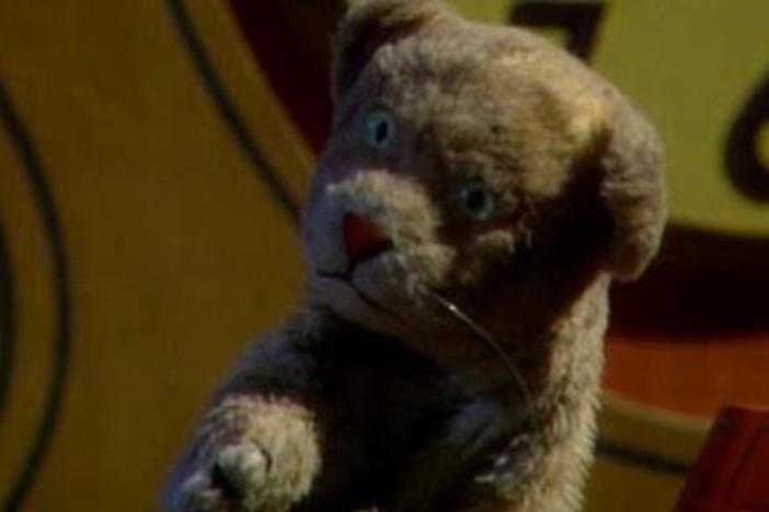 Daniel Tiger talks with Handyman Negri about helping and waiting.
