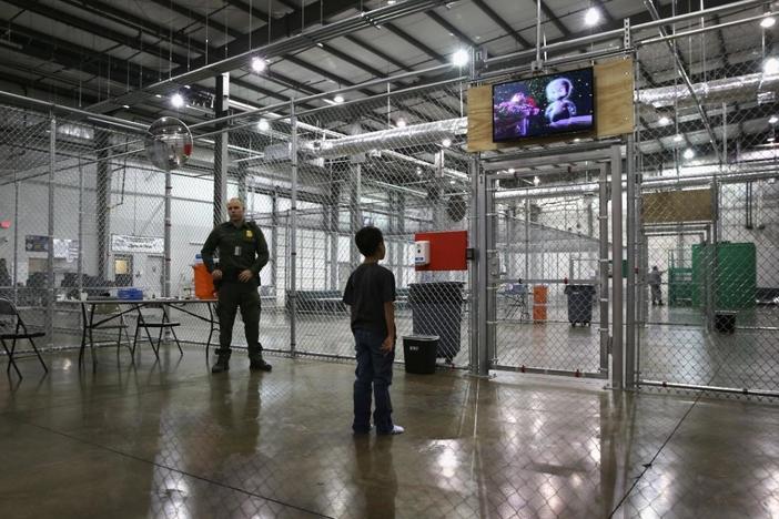 Amid immigration debate, top teachers gather to protest child detention