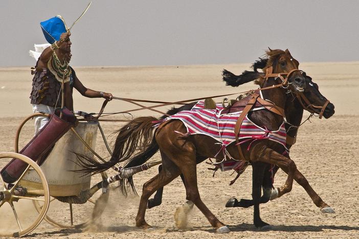 A team uncovers the advanced engineering behind an ancient Egyptian war machine.