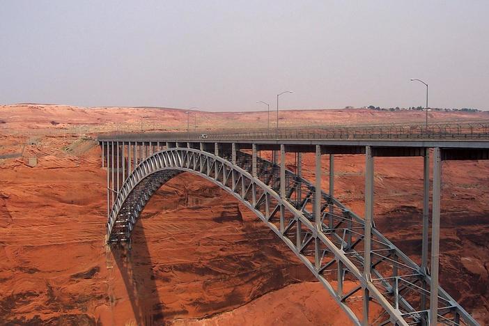 How The Highwayman music video caused a massive havoc at the Glen Canyon Bridge