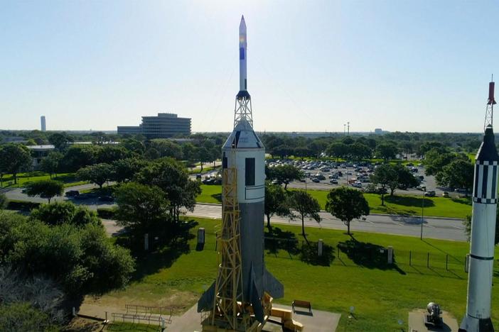 Franklin Chang-Diaz demonstrates the energy required to launch a rocket into space.