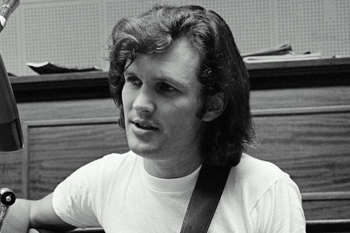 Learn what draws artists like Bob Dylan to Nashville as the Vietnam War rages.