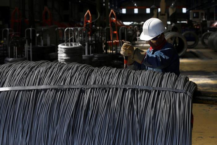 News Wrap: U.S. delays steel and aluminum tariff decisions