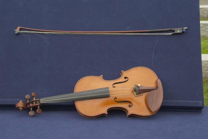 Appraisal: Mirecourt Violin & Victor Fétique Bow