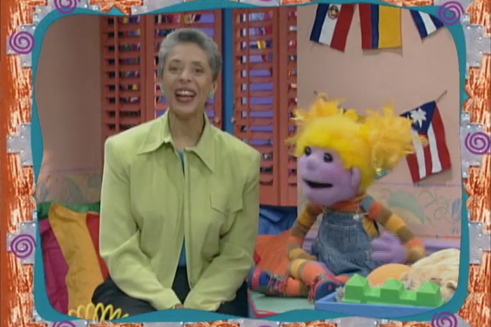 Host Lyn May and the Salsa cast introduce the story for today's lesson.