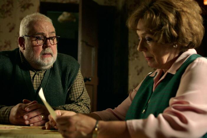 Violet and Fred talk about whether she should take on a second term as mayor.