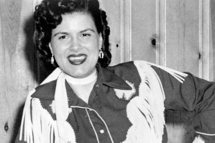 Learn 5 Facts about singer Patsy Cline.