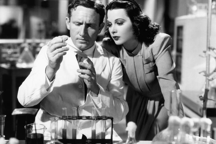 The breakdown behind Hedy Lamarr's frequency hopping technology.