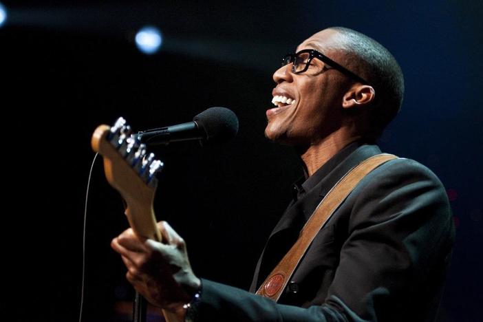 Raphael Saadiq performs "Heart Attack" on ACL.