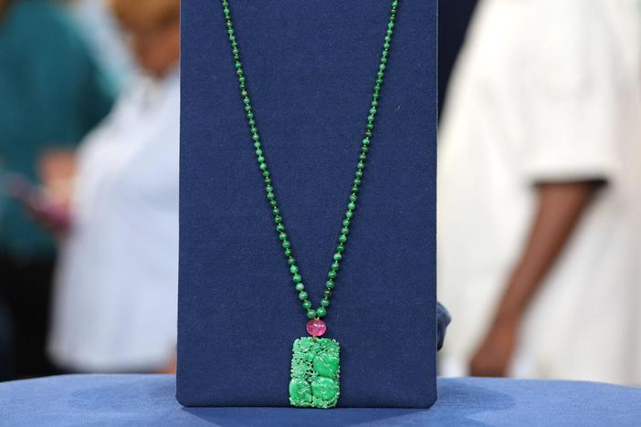 Appraisal: Chinese Jadeite & Tourmaline Necklace, ca. 1910, in Harrisburg Hour 3.