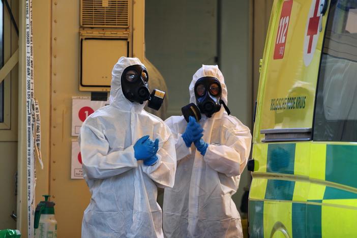 News Wrap: Coronavirus infections keep climbing across U.S.