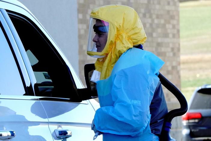 A public health expert on how Americans 'can avoid a horrible December'