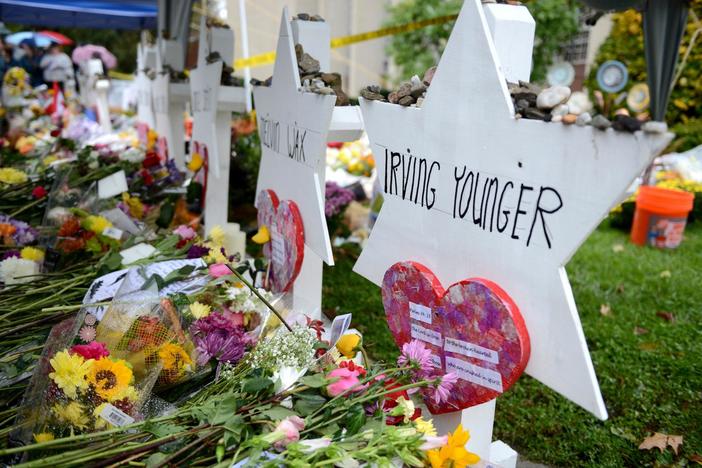 News Wrap: Jurors recommended death penalty for Pittsburgh synagogue gunman