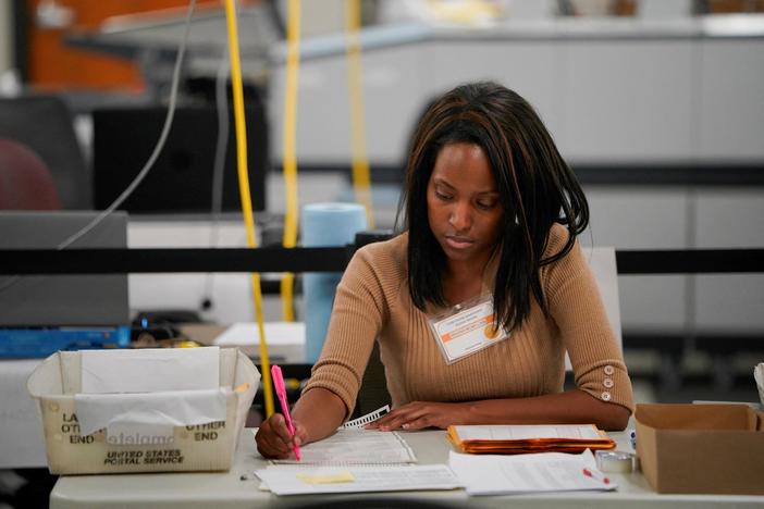 Key midterm races remain undecided with control of Congress on the line