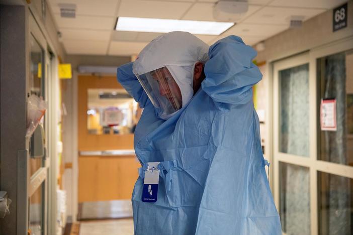 Wisconsin hospitals face critical staffing shortages during COVID-19 surge