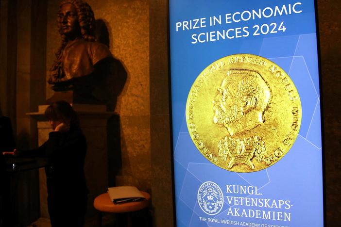 Nobel-winning economist Simon Johnson on what causes prosperity gaps between nations