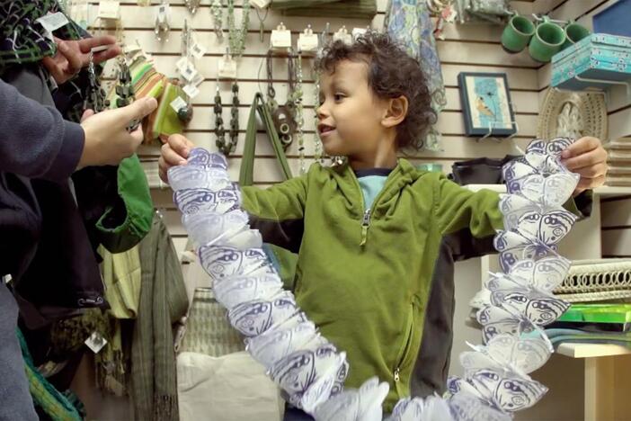 Matias needs to be calm when he goes to a gift store to buy a gift for his mom. 