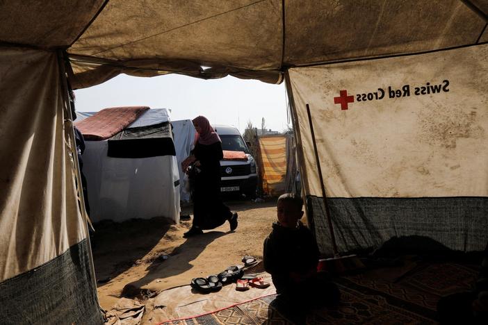 Israeli offensive turns to southern Gaza as hopes of reviving truce dwindle